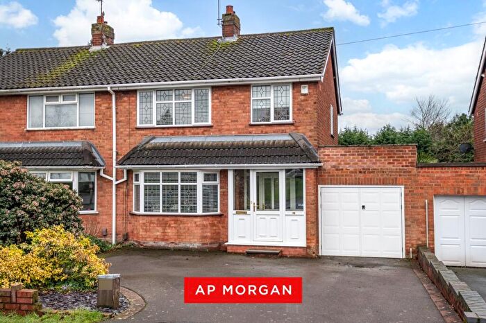 3 Bedroom Semi Detached House For Sale In Whittingham Road, Halesowen, West Midlands, B63