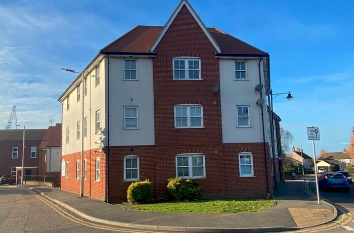 1 Bedroom Flat To Rent In Silkweaver Heights, William Hunter Way, Brentwood, CM14