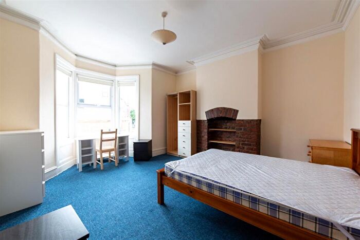4 Bedroom Flat To Rent In £pppw - Deuchar Street, Jesmond, Newcastle Upon Tyne, NE2