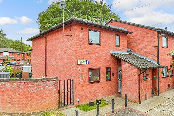 1 Bedroom Flat For Sale In Colville Mews, Billericay, Essex, CM12