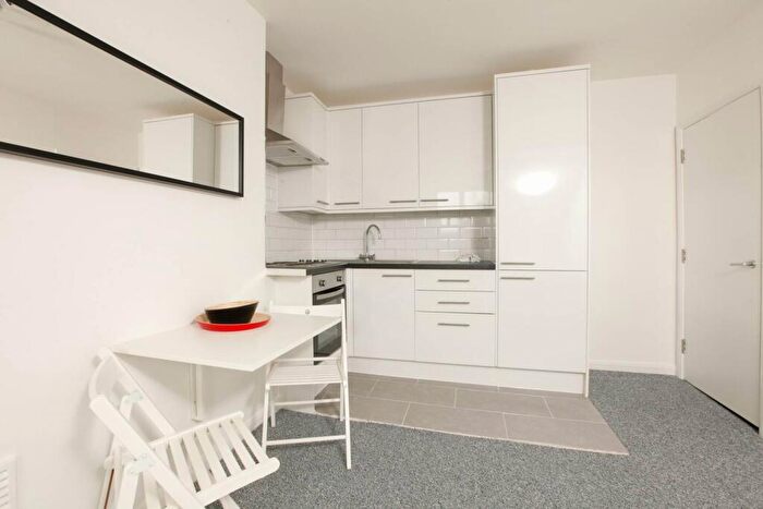 2 Bedroom Flat For Sale In Eldon Park, South Norwood, London, SE25