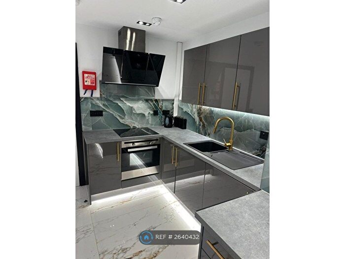 2 Bedroom Flat To Rent In The Pavilion, Nottingham, NG7
