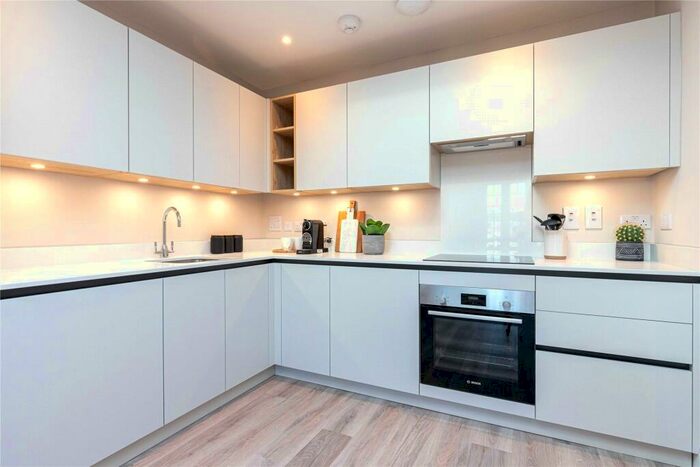 1 Bedroom Apartment To Rent In Park Street, Maidenhead, Berkshire, SL6