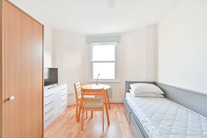 1 Bedroom Studio For Sale In Buxton Road, Willesden Green, London, NW2