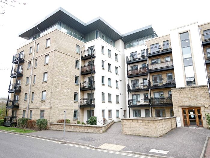 2 Bedroom Flat To Rent In Robertson Gait, Slateford, Edinburgh, EH11