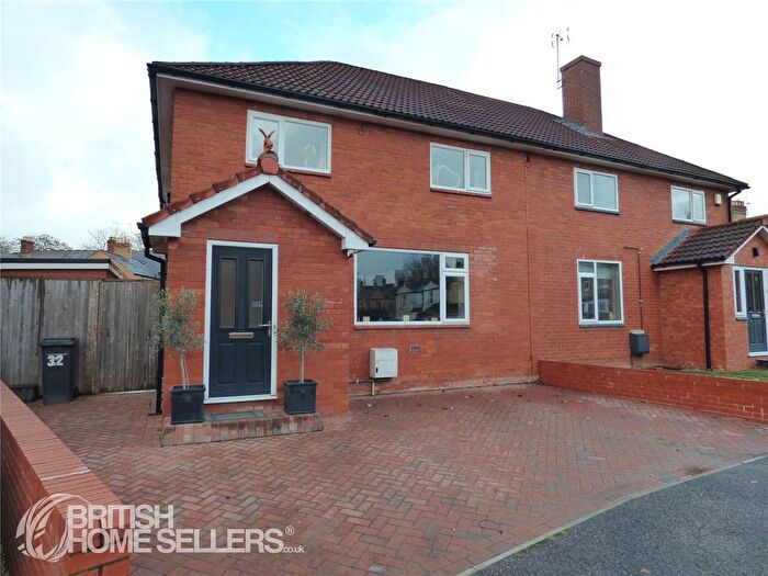3 Bedroom Semi Detached House For Sale In Addison Grove, Taunton, Somerset, TA2