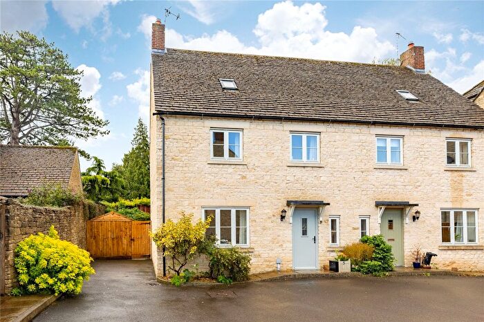 3 Bedroom Semi-Detached House For Sale In The Woodbine, Cirencester, GL7