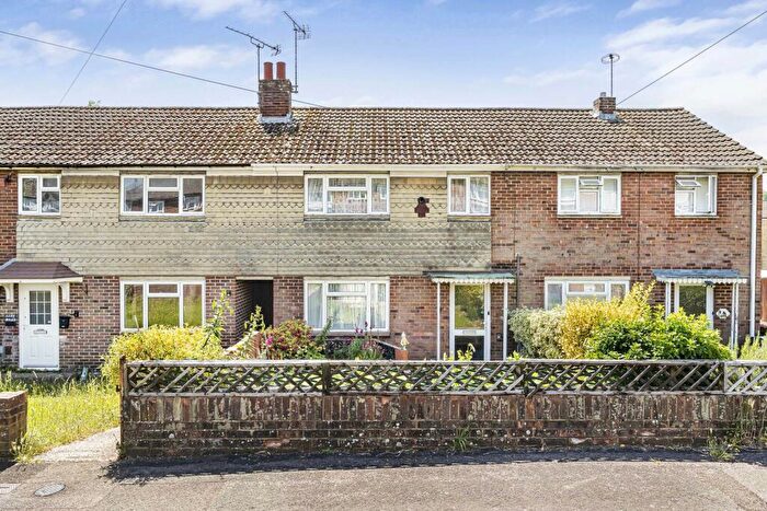 3 Bedroom Terraced House For Sale In Link Road, Alton, Hampshire, GU34
