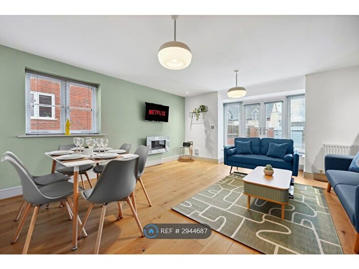 3 Bedroom End Of Terrace House To Rent In Parish Mews, Hampton-In-Arden, Solihull, B92