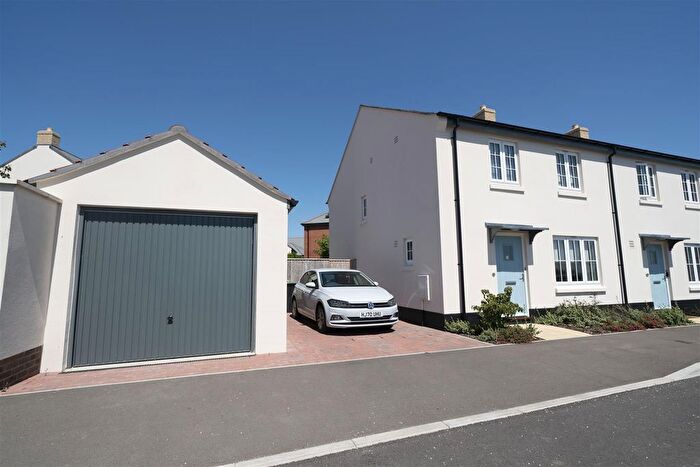 3 Bedroom Semi-Detached House For Sale In Walter Close, Chickerell, Weymouth, DT3