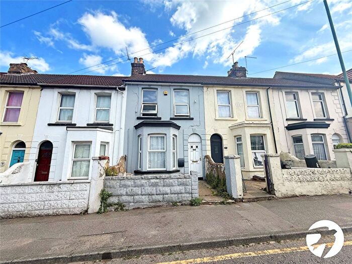 1 Bedroom Flat To Rent In Duncan Road, Gillingham, Kent, ME7