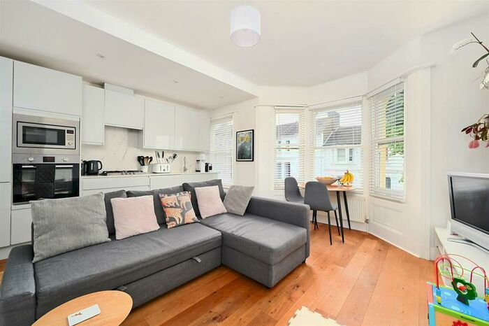 2 Bedroom Flat To Rent In Ditchling Rise, Brighton, BN1
