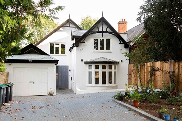 4 Bedroom Detached House To Rent In Langley Avenue, Surbiton, KT6
