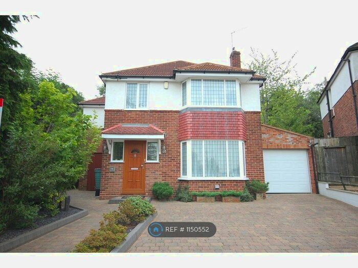 4 Bedroom Detached House To Rent In Lincoln Avenue, London, N14