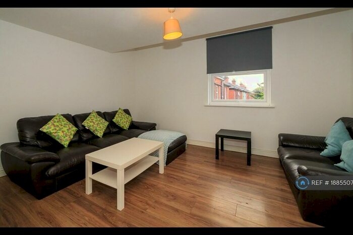 6 Bedroom Terraced House To Rent In Baileys Road, Southsea, PO5