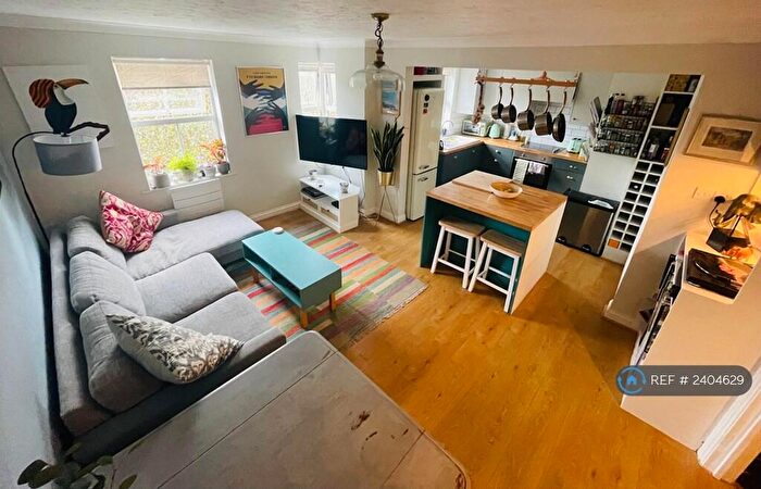 2 Bedroom Flat To Rent In Kendrick Court, London, SE15