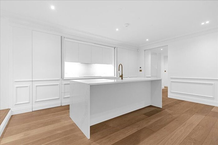 2 Bedroom Flat To Rent In Kensington Park Gardens, Notting Hill, W11