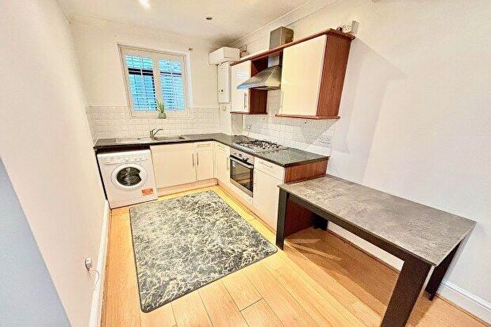 1 Bedroom Flat To Rent In Knotts Green Road, London, E10