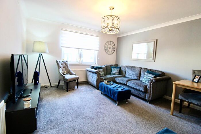2 Bedroom Flat To Rent In Grandholm Crescent, Mid Floor Flat, AB22