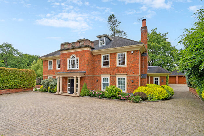 7 Bedroom Detached House For Sale In Fulmer Common Road, Slough, SL3