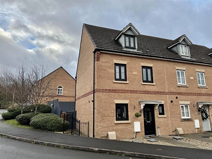 4 Bedroom Town House For Sale In Ffordd Y Glowyr, Betws, Ammanford, SA18