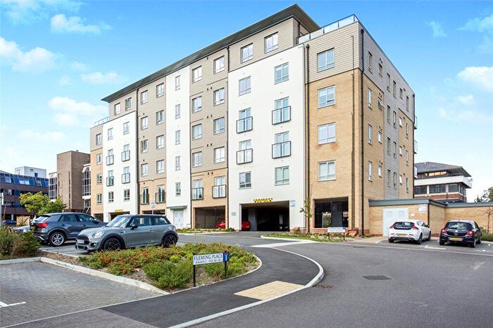 2 Bedroom Apartment For Sale In Fleming Place, Bracknell, RG12