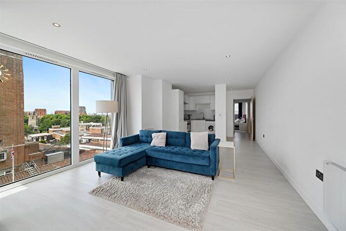 2 Bedroom Flat To Rent In Cutomore Ropeworks, Barking, IG11