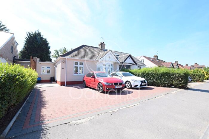 5 Bedroom Property To Rent In Eastern Avenue, Ilford, IG2