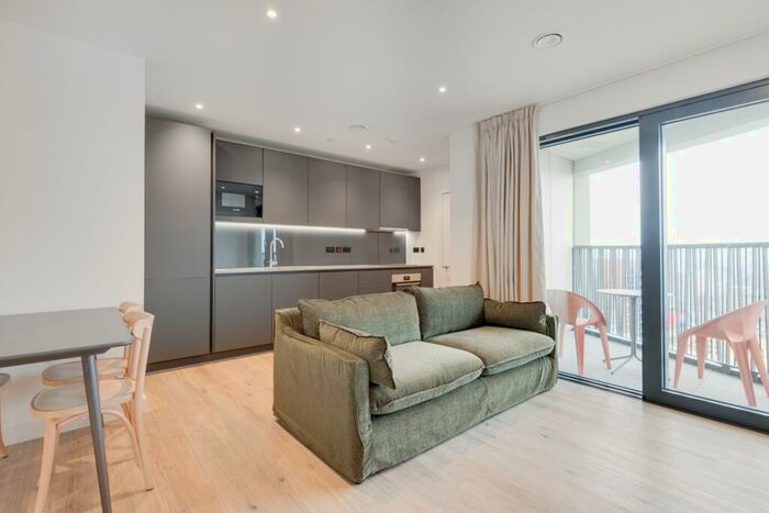 2 Bedroom Apartment To Rent In Riverstone Heights, Reed Avenue, Bromley By Bow, E3