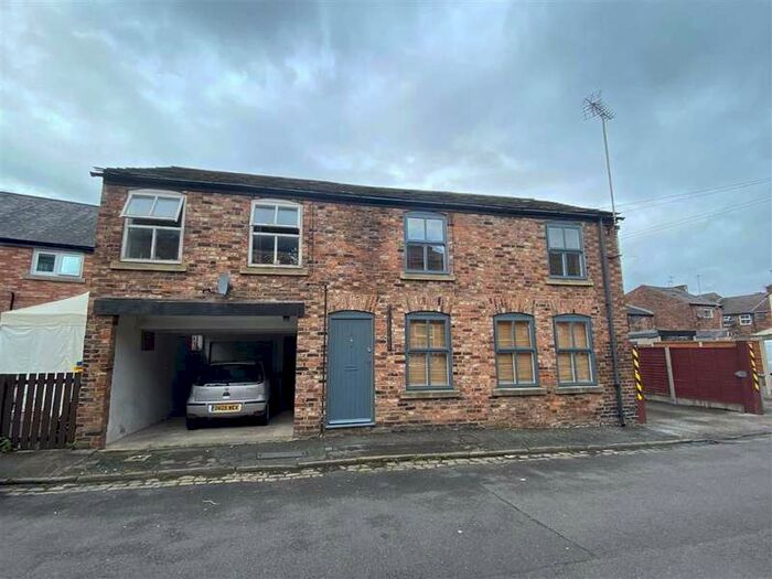 3 Bedroom End Of Terrace House To Rent In Pool Street, Macclesfield, SK11