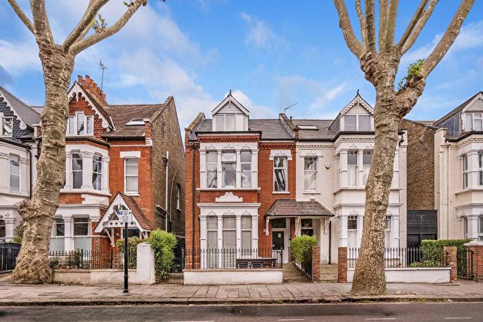 Studio To Rent In Thornton Avenue, Chiswick, W4