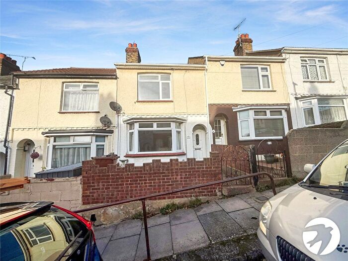 2 Bedroom Terraced House To Rent In Windsor Avenue, Chatham, Kent, ME4