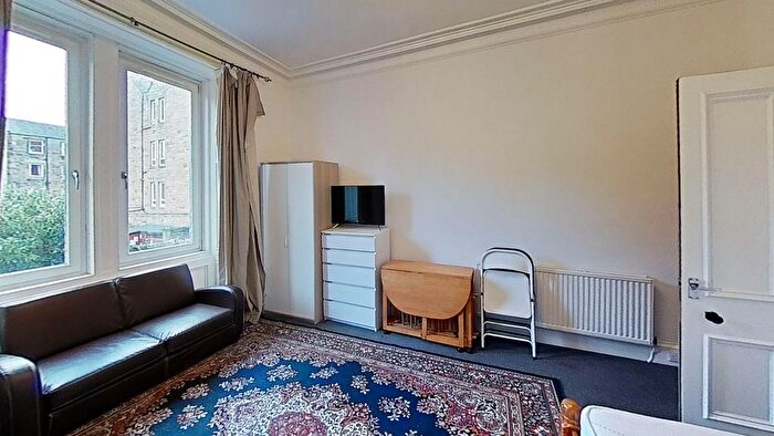 3 Bedroom Flat To Rent In () Cathcart Place, Edinburgh, EH11