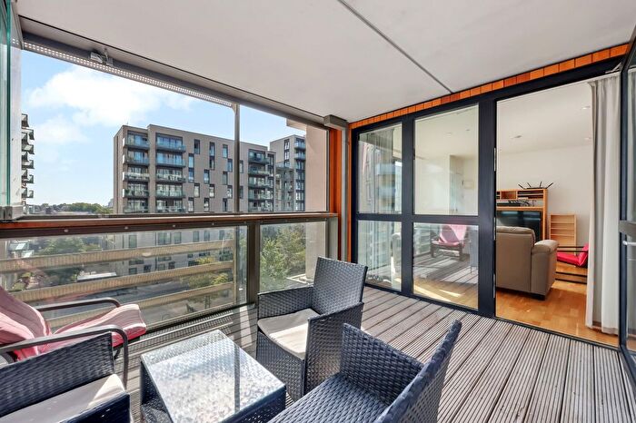 3 Bedroom Flat To Rent In Mirabelle Gardens, East Village, E20