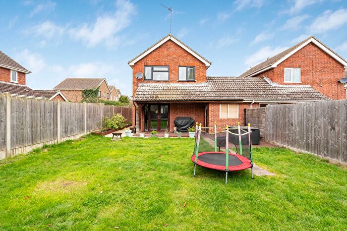 3 Bedroom Link Detached House For Sale In Windsor Road, Sawtry, Cambridgeshire., PE28