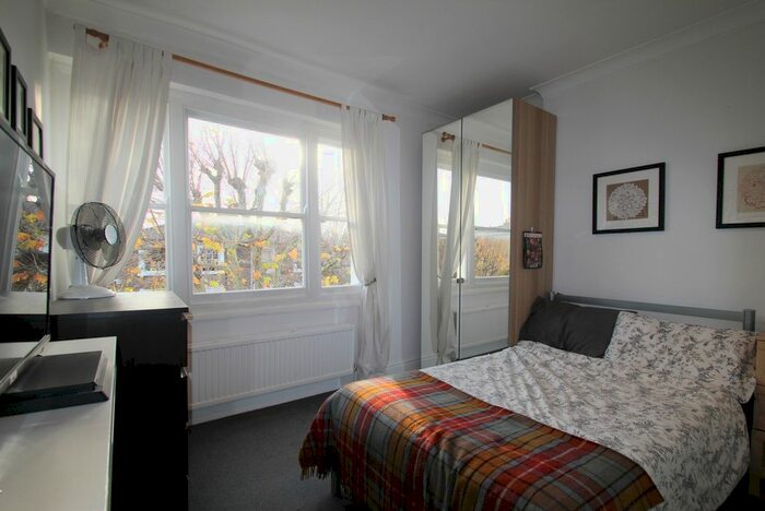 Studio To Rent In Richmond Avenue, Islington, N1