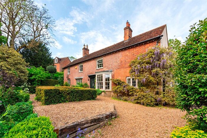 5 Bedroom Detached House For Sale In High Street, Lidlington, Bedfordshire, MK43