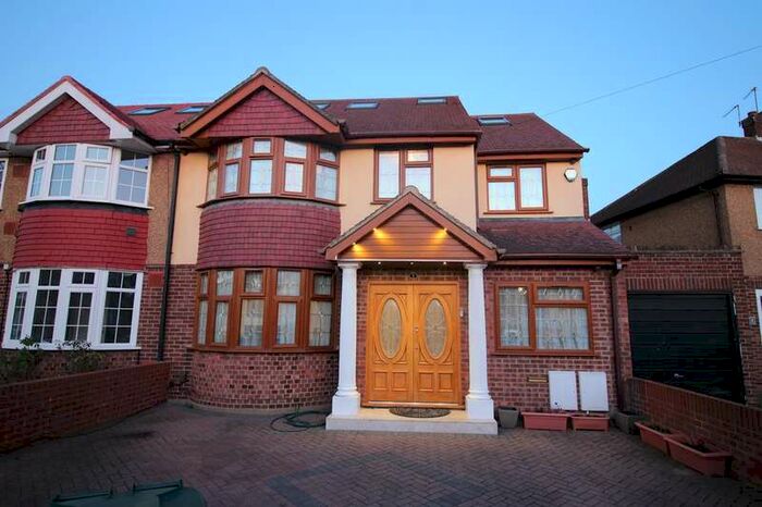 5 Bedroom Semi-Detached House To Rent In Stanwell Gardens, Stanwell, Staines-upon-thames, TW19