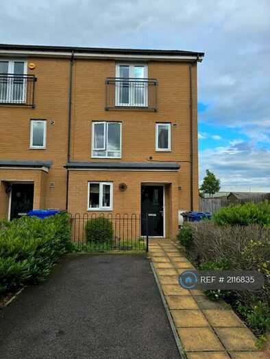4 Bedroom End Of Terrace House To Rent In Schoolfield Road, Grays, RM20