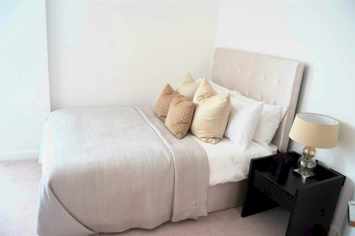 1 Bedroom Flat To Rent In Rannoch Road, Hammersmith, W6