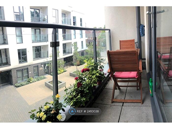 2 Bedroom Flat To Rent In Nankeville Court, Woking, GU22