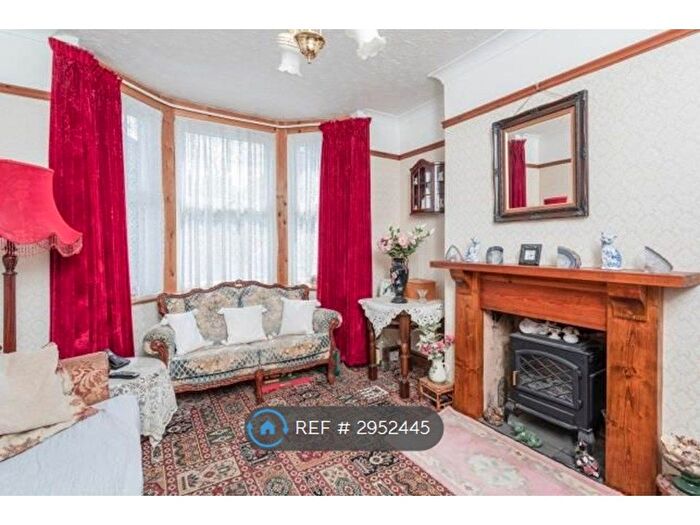 2 Bedroom Semi-Detached House To Rent In Osborne St, Milton Keynes, MK2