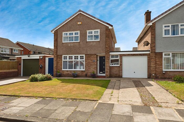 3 Bedroom Detached House For Sale In Denton Close, Middlesbrough, TS5