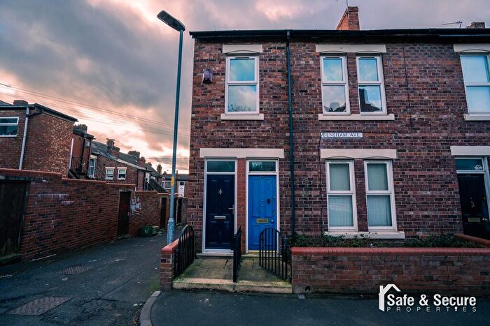 3 Bedroom Flat To Rent In Bensham Avenue, Gateshead, Tyne And Wear, NE8