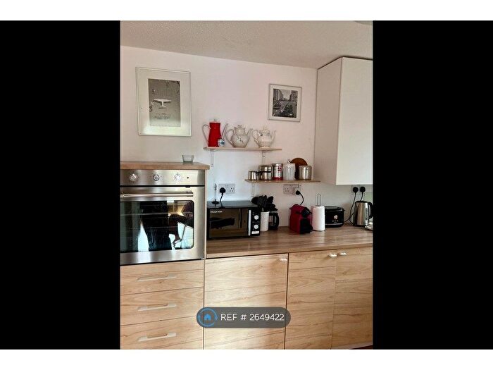 2 Bedroom Flat To Rent In Hurstway Walk, London, W11