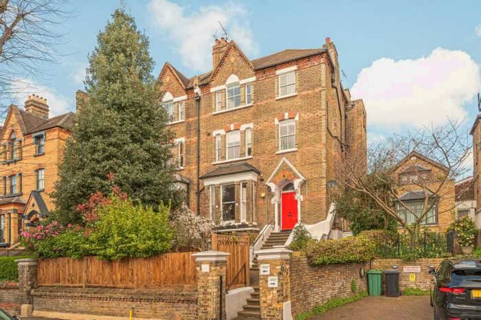 4 Bedroom Flat To Rent In Lyndhurst Road, Hampstead, London, NW3