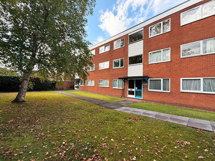 2 Bedroom Flat For Sale In Lichfield Court, High Street, Shirley, B90
