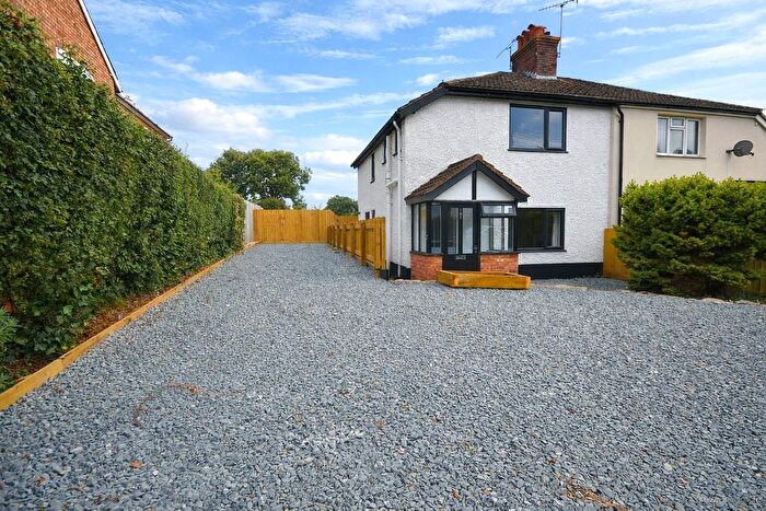 3 Bedroom Semi Detached House For Sale In Upper Welland Road, Malvern, Worcestershire, WR14
