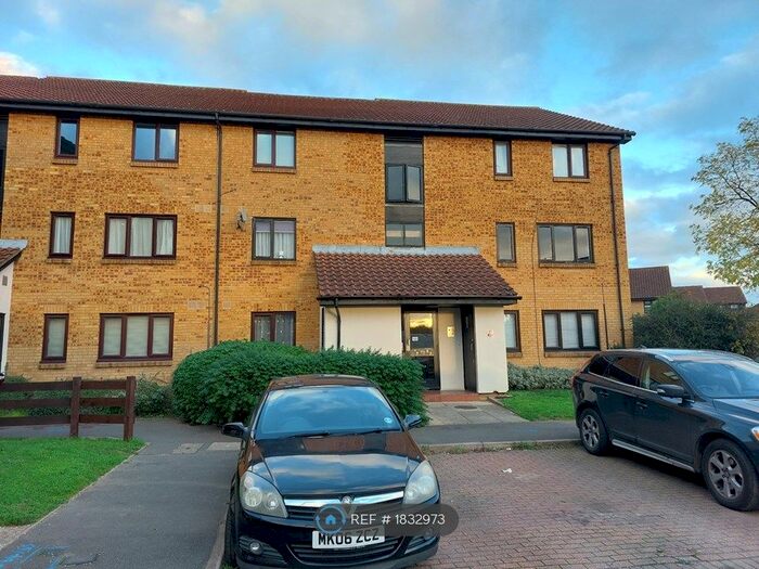 1 Bedroom Flat To Rent In Deerhurst Close, Feltham, TW13