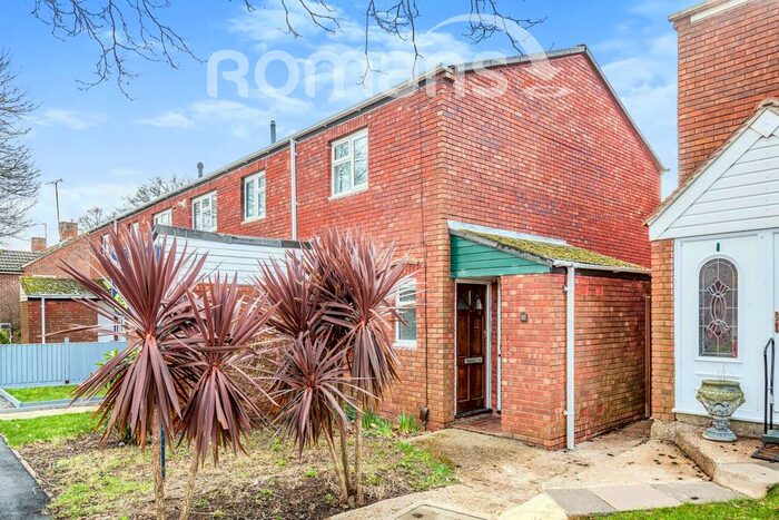 3 Bedroom Maisonette To Rent In Camm Avenue, Windsor, SL4